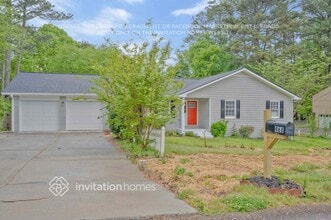 Building Photo - 468 Summerville Dr NW