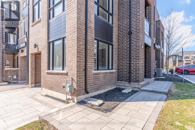 Building Photo - 3058 Blacktusk Common