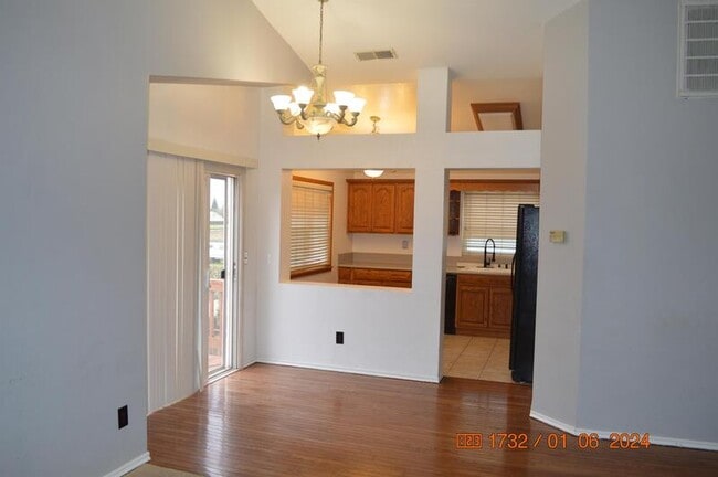 Foto del edificio - 1561 Spring Ct