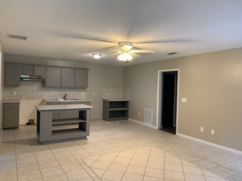 Building Photo - Charming 3-Bedroom Home for Rent in West J...