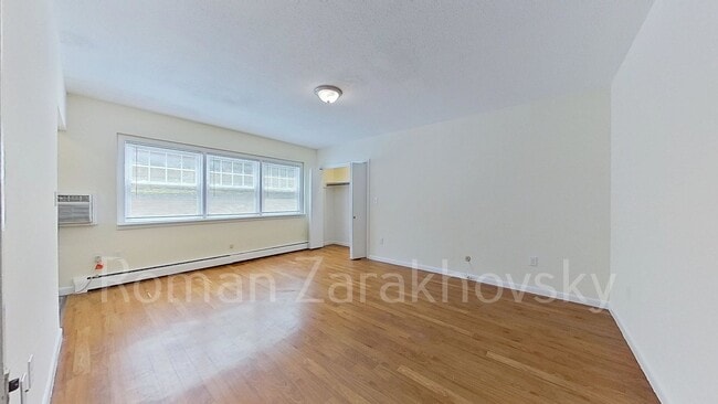 Photo - 2018 Commonwealth Ave Apartment