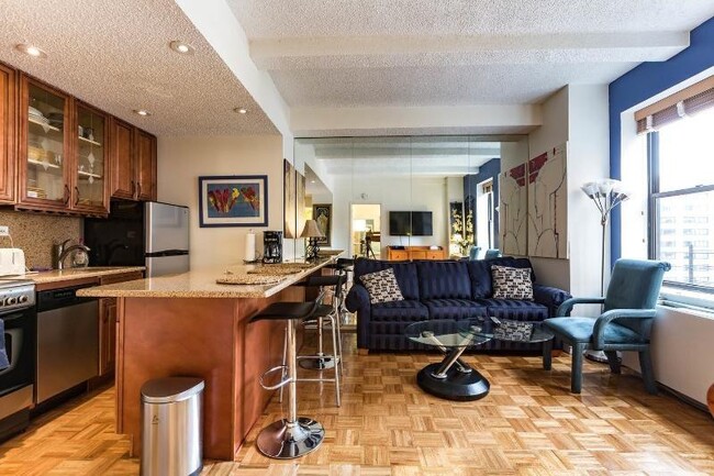 Foto del edificio - 150 W 51st St