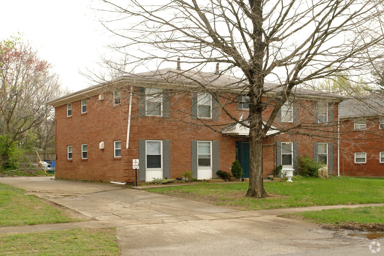 Building Photo - 2503 Hermitage Way