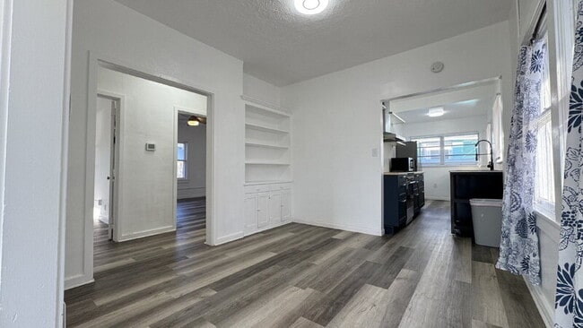 Foto del edificio - 428 N Oleander Ave