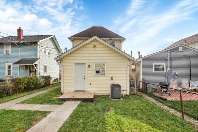 Building Photo - 1412 Phale D Hale Dr