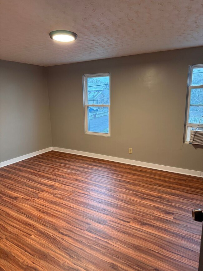 Building Photo - 618 Beechwood Ave