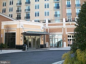Building Photo - 155 Potomac Passage