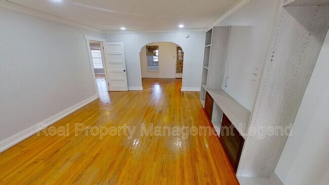 Foto del edificio - 7619 Robin Rd