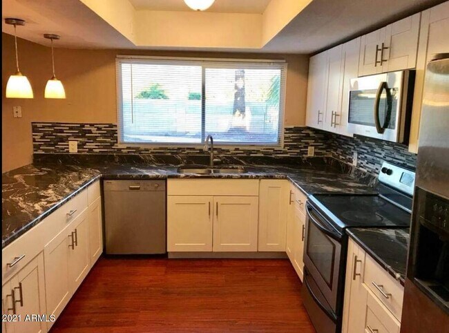 Foto del edificio - 2613 S Evergreen Rd