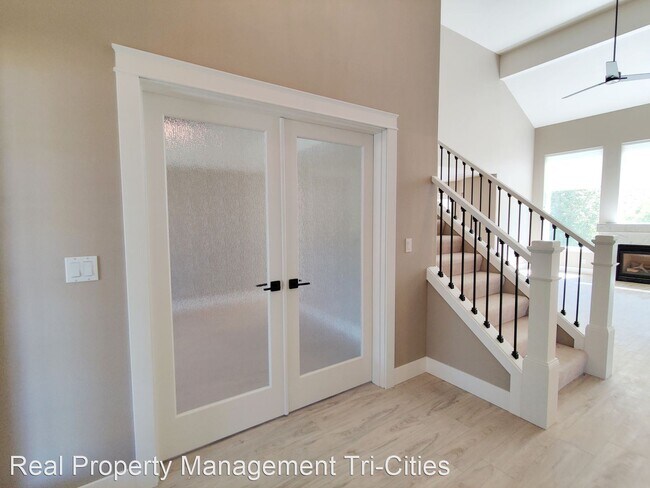 Foto del edificio - 4 br, 2.5 bath House - 2211 Morency Dr