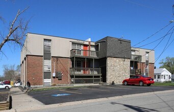 Building Photo - 1401 S Cunningham Ave