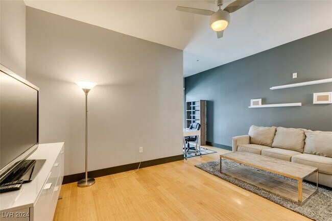 Building Photo - 2775 W Pebble Rd