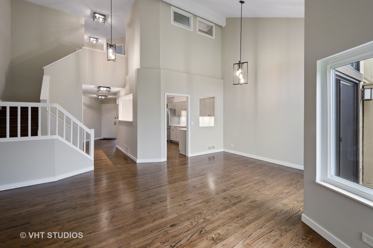 Primary Photo - 981 Fairway Cir