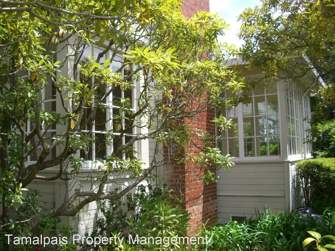 Foto principal - 2 br, 1 bath House - 31 Cove Road