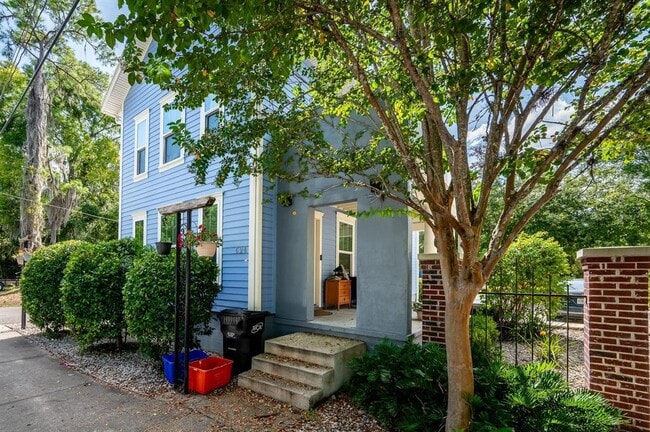 Building Photo - 624 NW 10th St