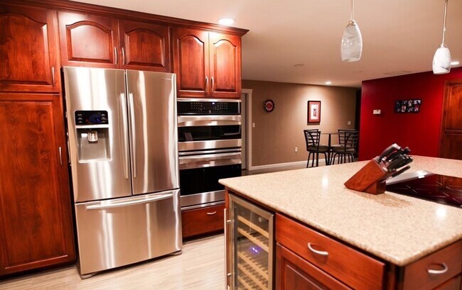 Building Photo - Beautiful home in Edgewood
