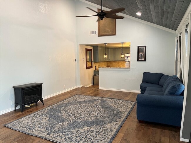 Building Photo - 7489 Red Bud Ln