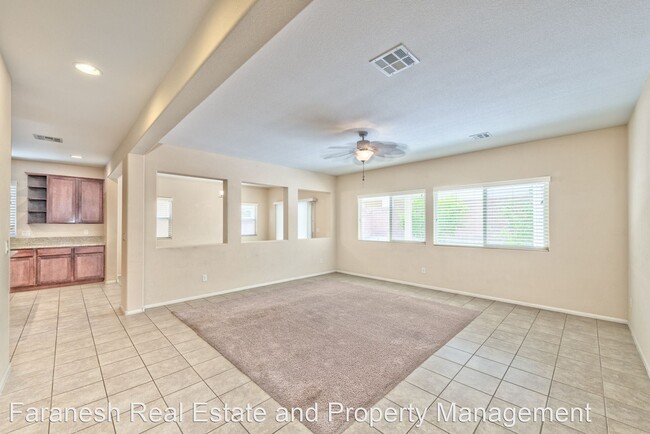 Foto del edificio - 5 br, 3 bath House - 6729 Upper Mesa Ct