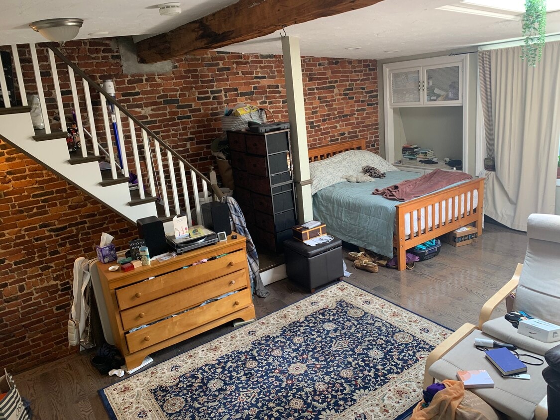 Primary Photo - 353 Hanover St