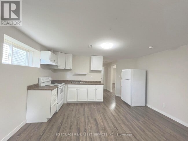 Building Photo - 44 Moir Crescent