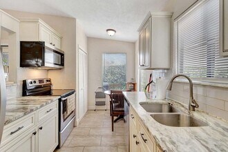 Building Photo - 11901 Sturbridge Ln