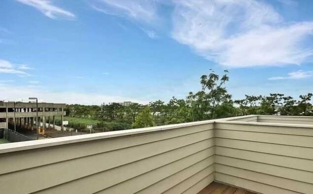 Foto del edificio - 833 Topsail Ln