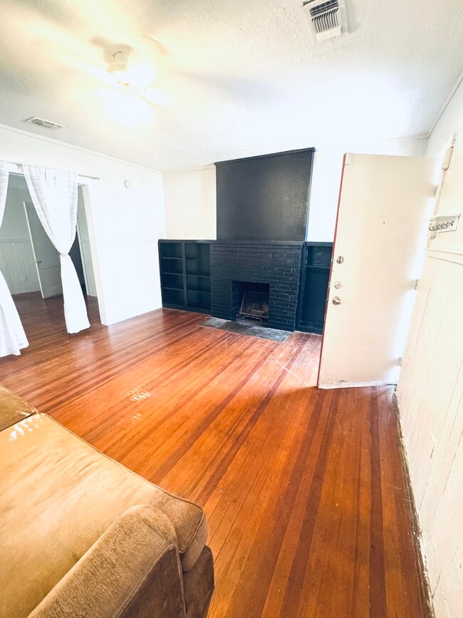 Building Photo - 2304 14th St