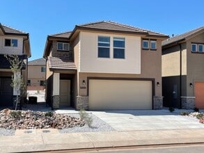 Building Photo - 5888 Fairlane Way