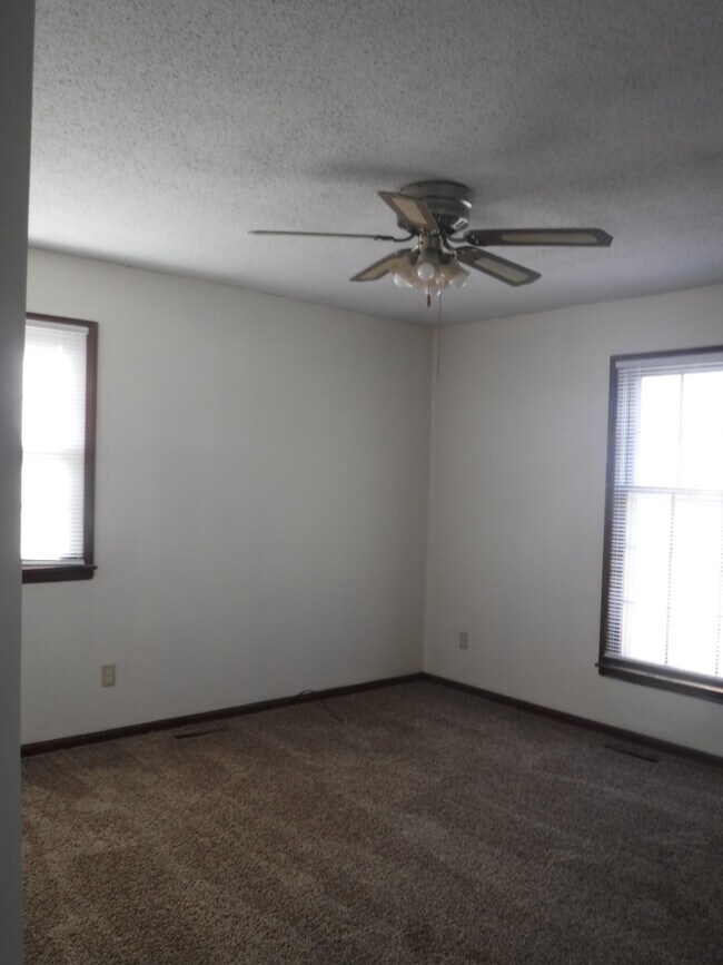 Foto del edificio - 4925 Mockingbird Ln