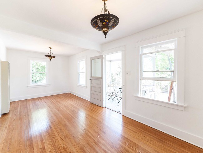 Foto del edificio - 1647 N Coronado St