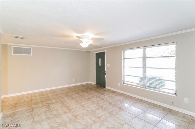 Foto del edificio - 1371 Poinciana Rd
