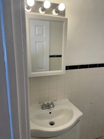 Foto del edificio - 18604 Marx St