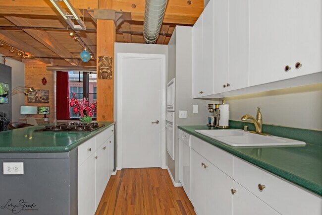 Foto del edificio - 728 W Jackson Blvd