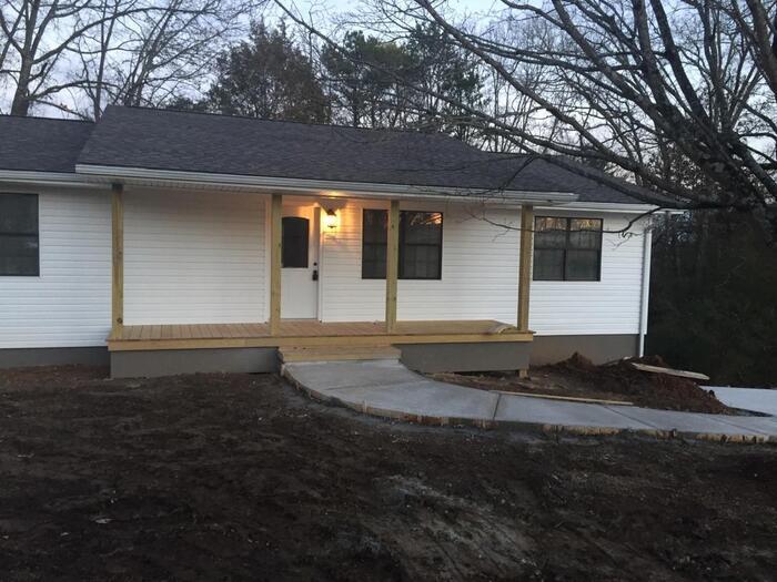Foto principal - 4 Bedroom, 3 Bath Basement Ranch with Coun...