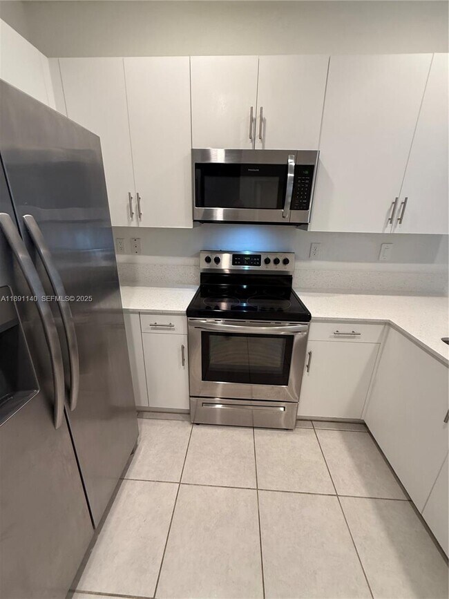 Foto del edificio - 1021 SE 27th Terrace