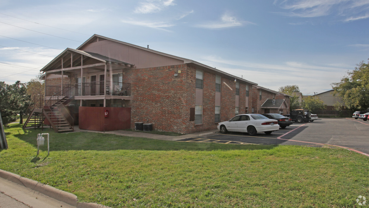 Building Photo - Newport Apartments