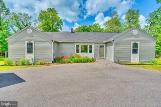 Building Photo - 2625 Hamilton Rd