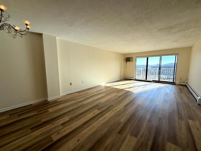 Foto del edificio - 151 Coolidge Ave