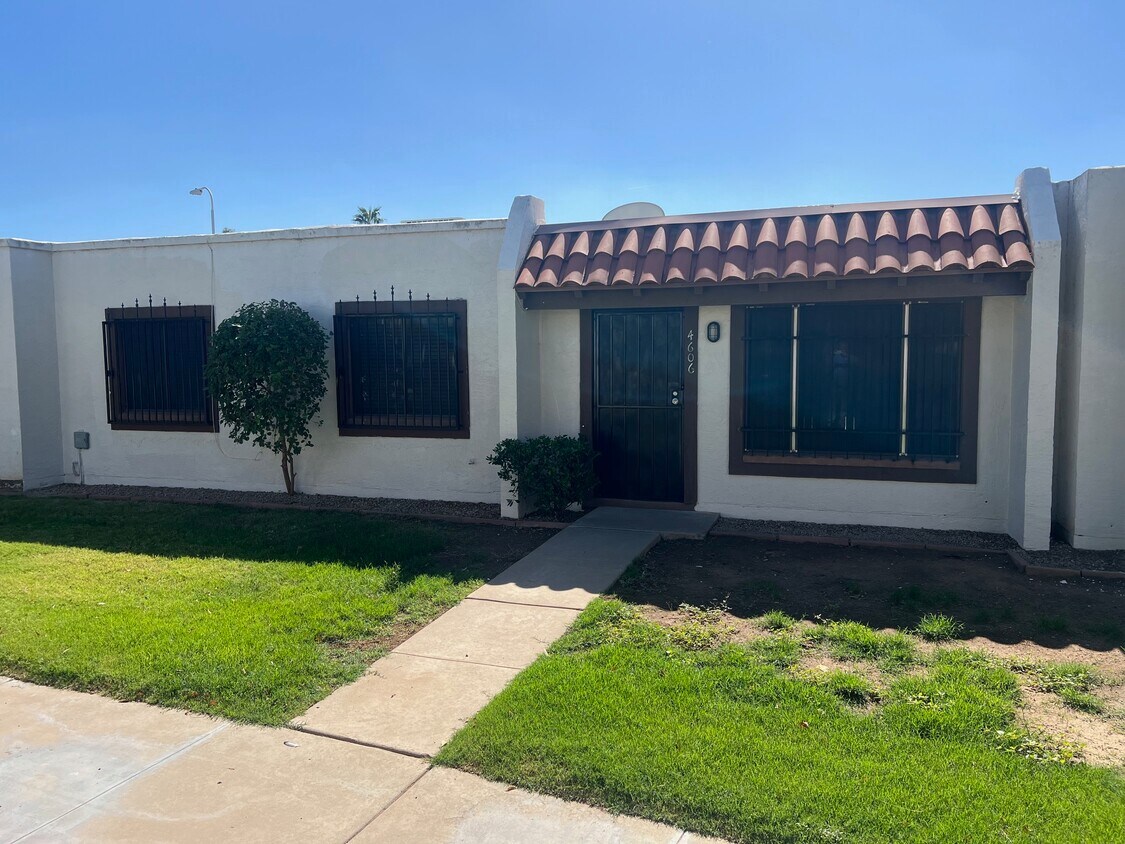 Foto principal - 4606 W Desert Crest Dr
