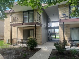 Building Photo - 2928 SW Lydia Ave
