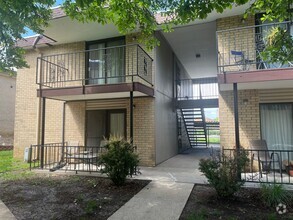 Building Photo - 2928 SW Lydia Ave