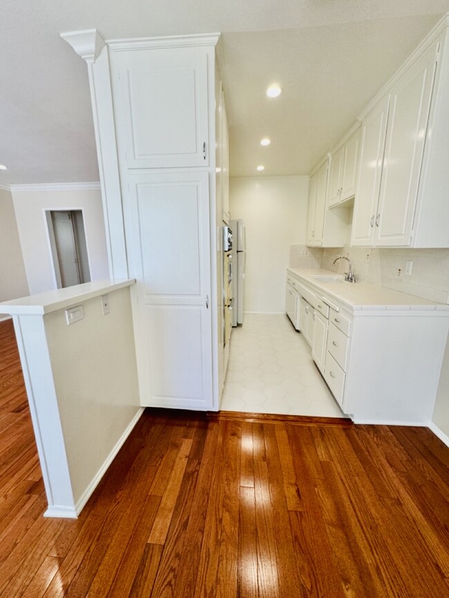 Foto del edificio - 2714 W Clark Ave