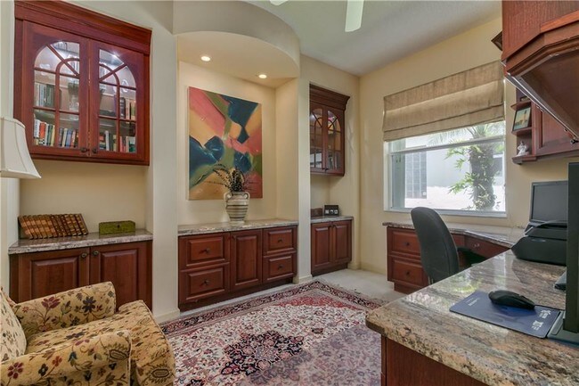 Building Photo - 2610 SE Stonebriar Way