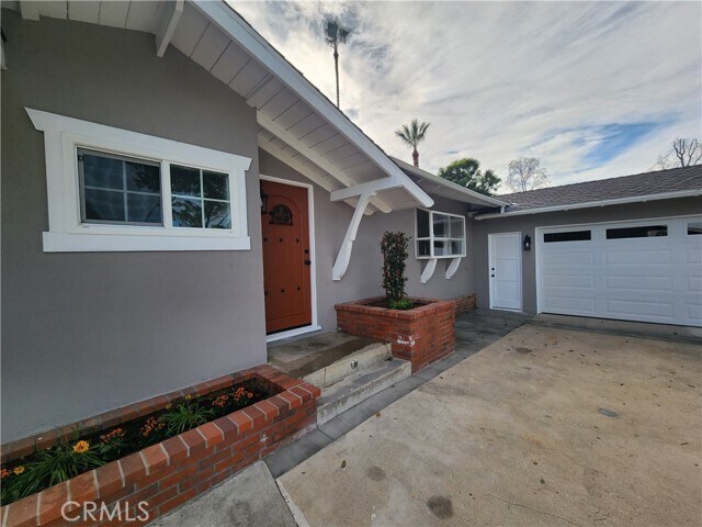 Foto del edificio - 22240 Burton St