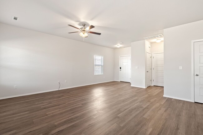 Building Photo - New Year's Promotion! Three Bedroom | Two ...