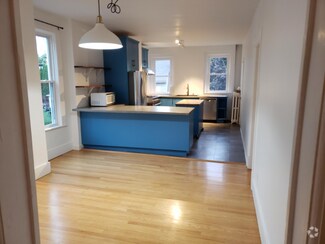 Building Photo - 231 Pawling Ave