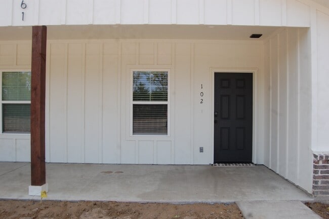 Building Photo - 261 Co Rd 2521