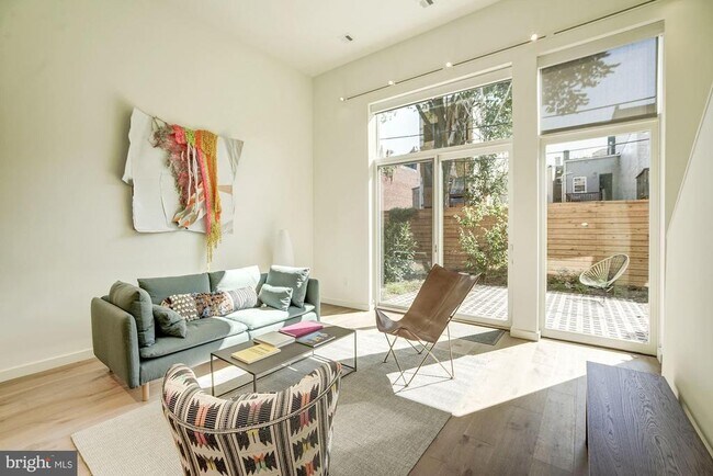 Foto del edificio - 450 Ridge St NW