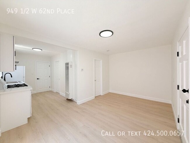 Photo - 949 1/2 W 62nd Place- Apartment