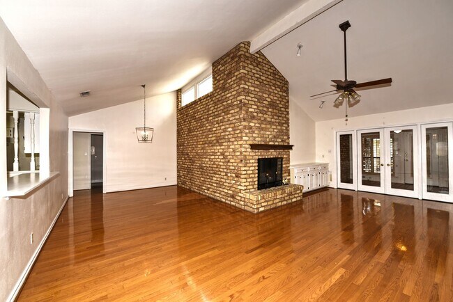 Foto del edificio - Lovely garden home in great location